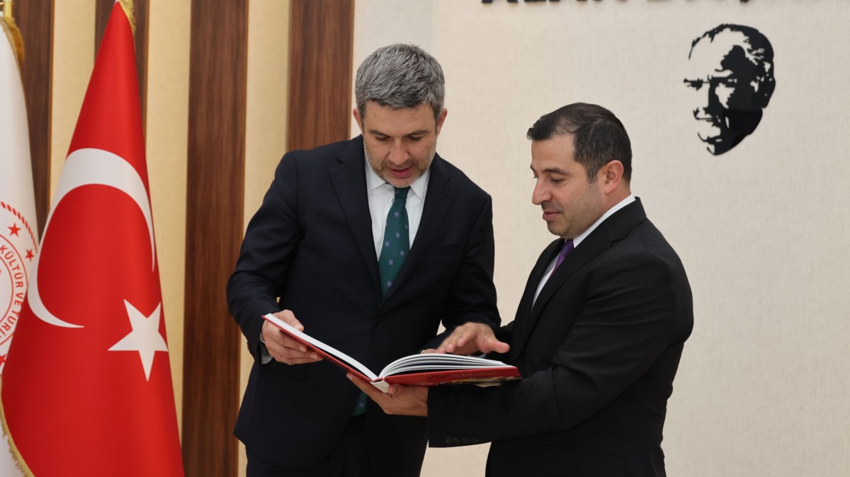 Aslanbay, Azerbaycan Büyükelçilik Müşteşarını ağırladı