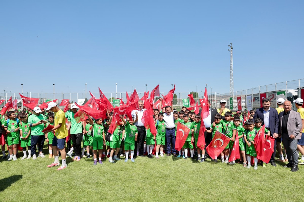 KAYSERİ ŞEKER YAZ OKULU 14. KEZ KAPILARINI AÇTI