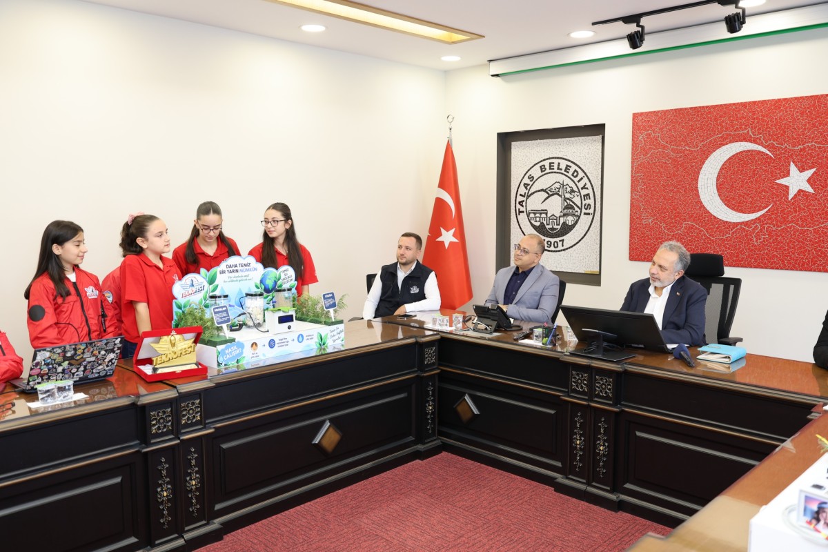 BAŞKAN YALÇIN’DAN TALAS’IN GENÇ MUCİTLERİNE 4X4’LÜK TEBRİK